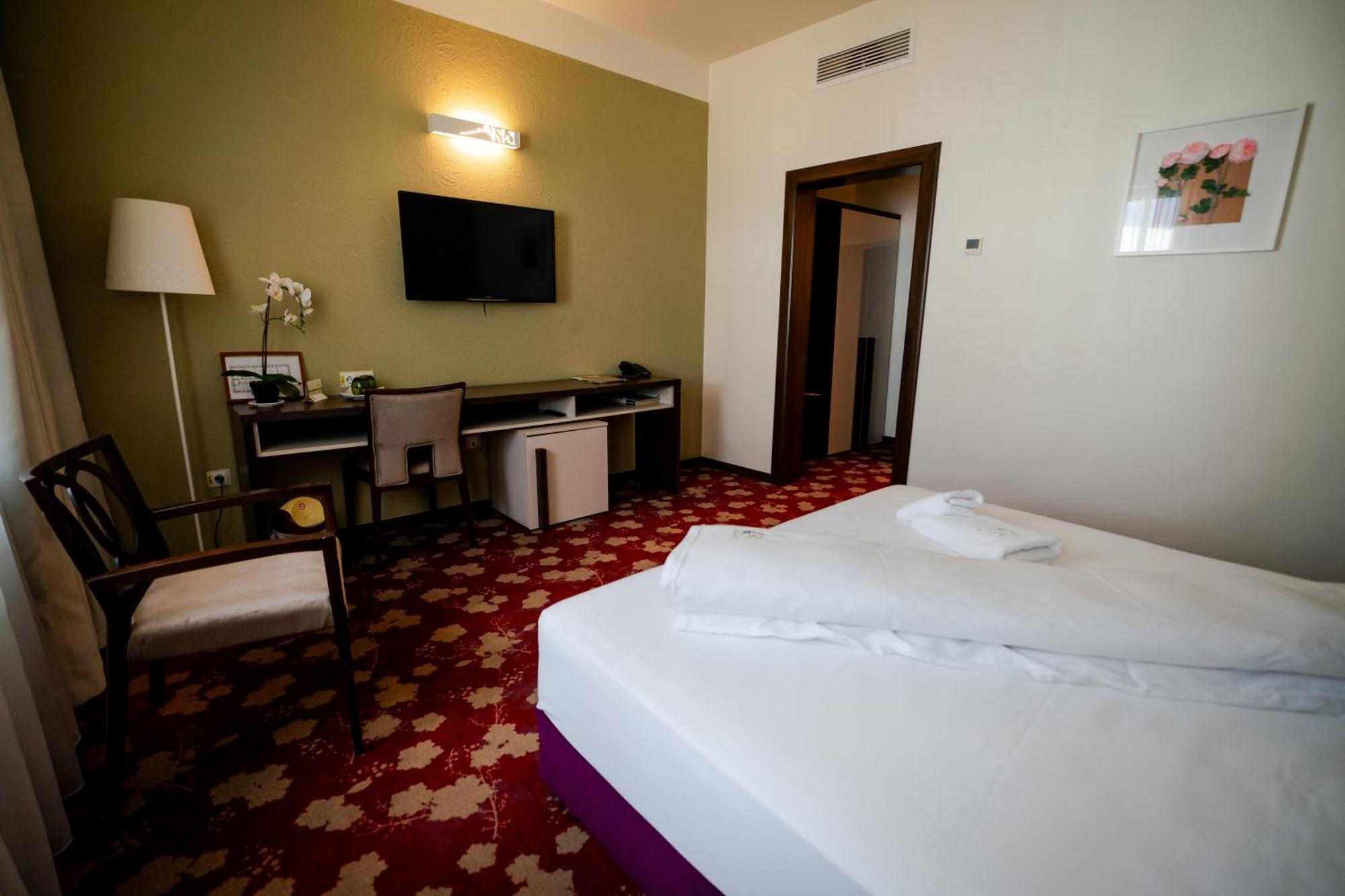 Hotel Relax Craiova Eksteriør bilde